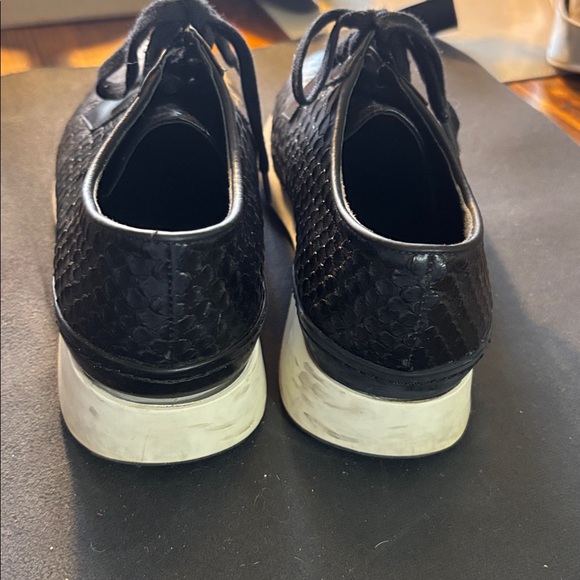 Vionic | Black Textured sneakers shoes 7M 7 M - Picture 3 of 6